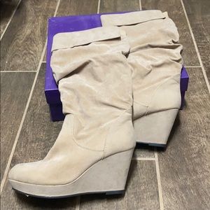 Madden Girl Angel Taupe Sz 7.5 wedge boot